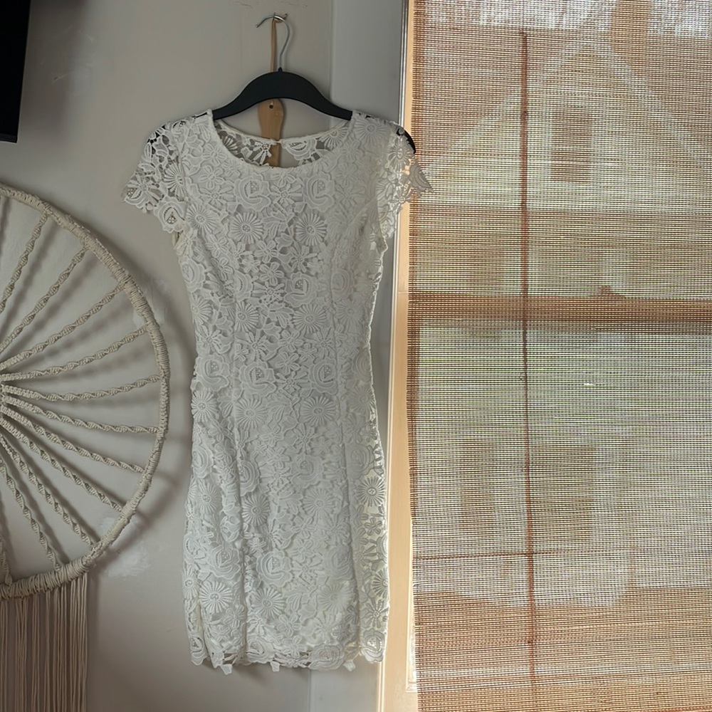 Lulus white lace backless dress, Xs